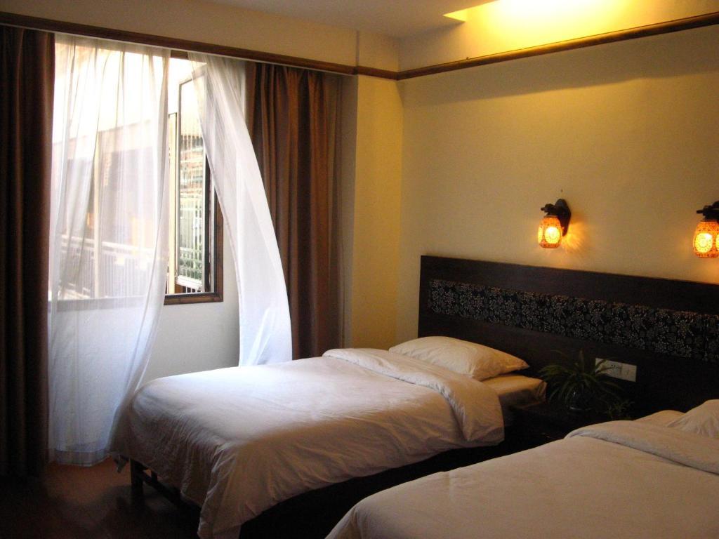Bajie Youth Hostel Zhangjiajie Room photo